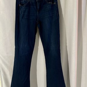 Democracy “Catherine” size 6